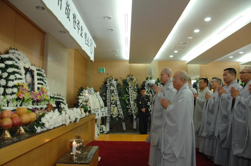 2010.04.01_고 한주호 준위 조문 (41)